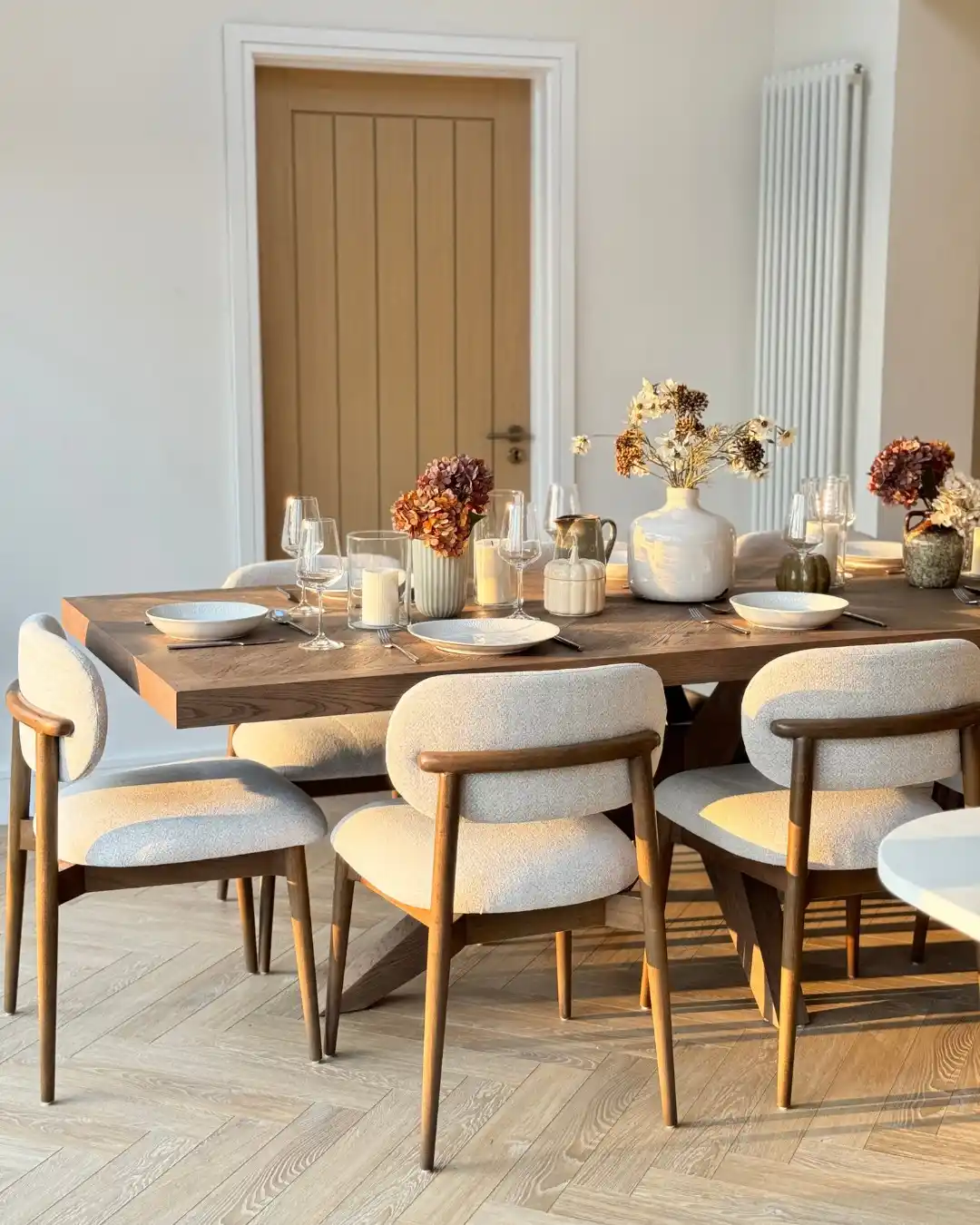 How to Mix and Match Modern Dining Room Chairs